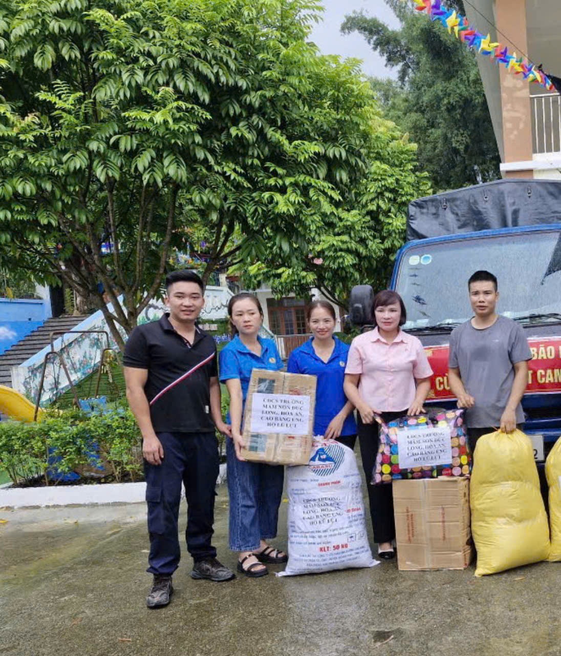 Mệnh lệnh trái tim hướng về nơi bão lũ của Công đoàn Mệnh lệnh trái tim hướng về nơi bão lũ của Công đoàn