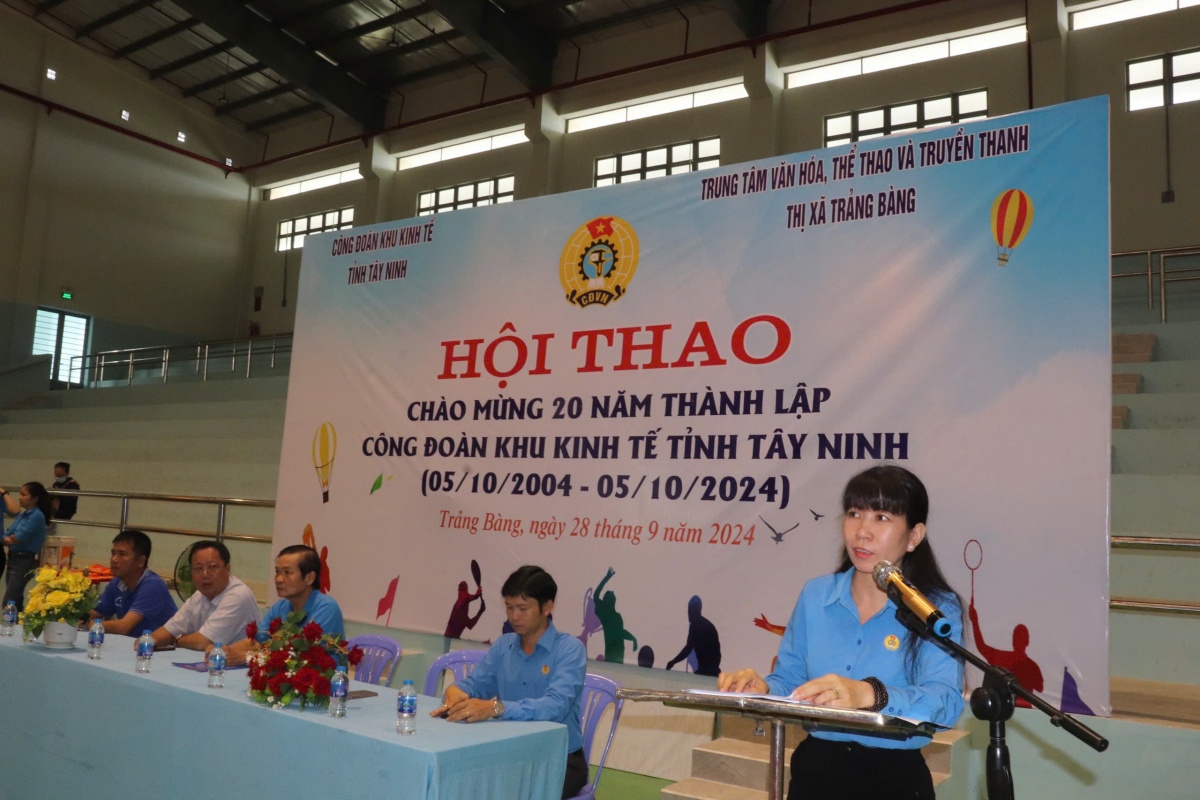 Gần 300 vận động viên tham dự hội thao dịp kỷ niệm