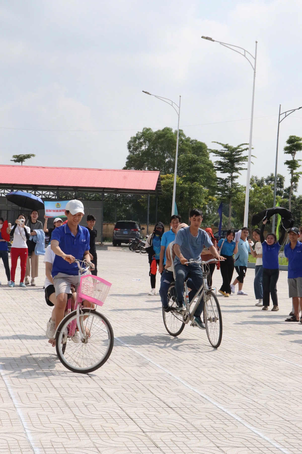 Gần 300 vận động viên tham dự hội thao dịp kỷ niệm