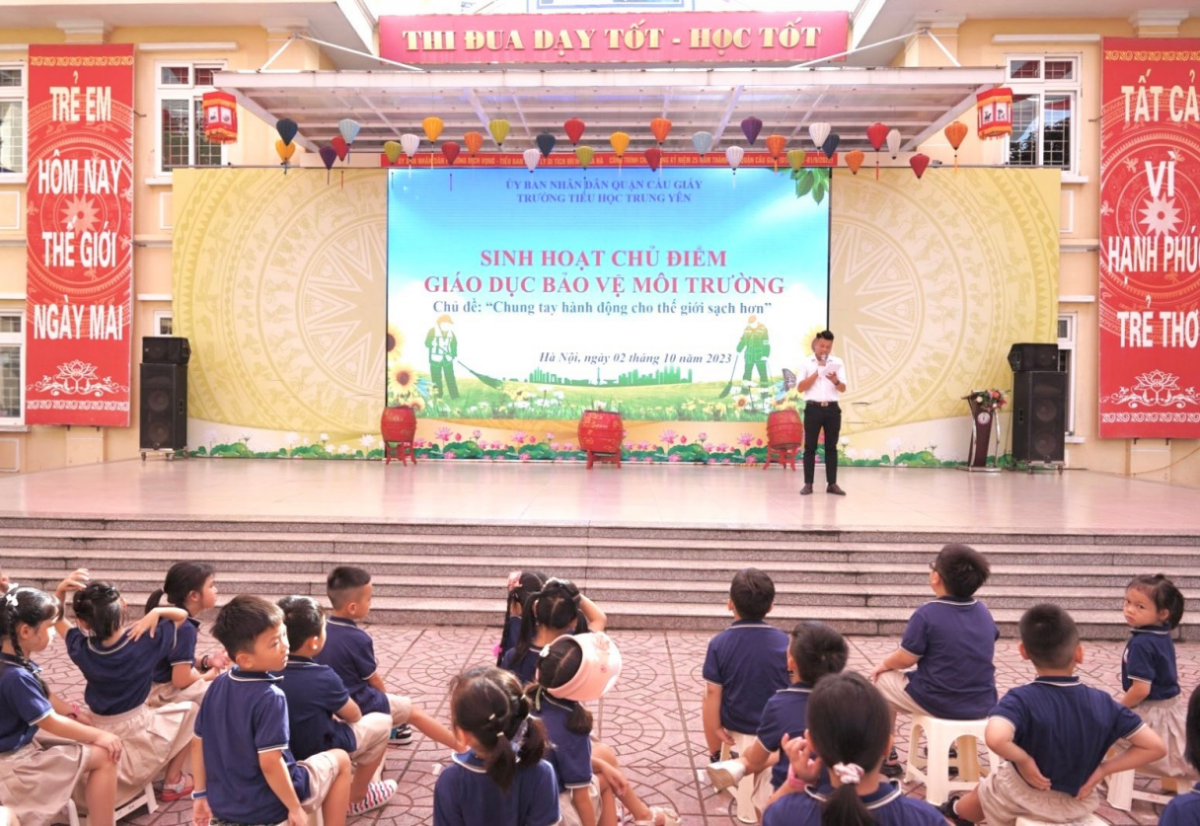 Tổng phụ trách Đội âm thầm cống hiến “những nốt nhạc vui” cho học trò Tổng phụ trách Đội âm thầm cống hiến “những nốt nhạc vui” cho học trò