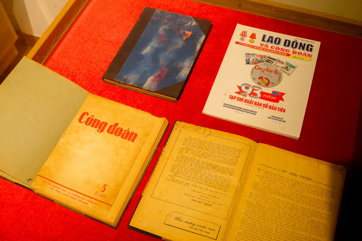 Toàn cảnh tọa đàm và lễ tiếp nhận tượng nhà báo Nguyễn Đức Cảnh