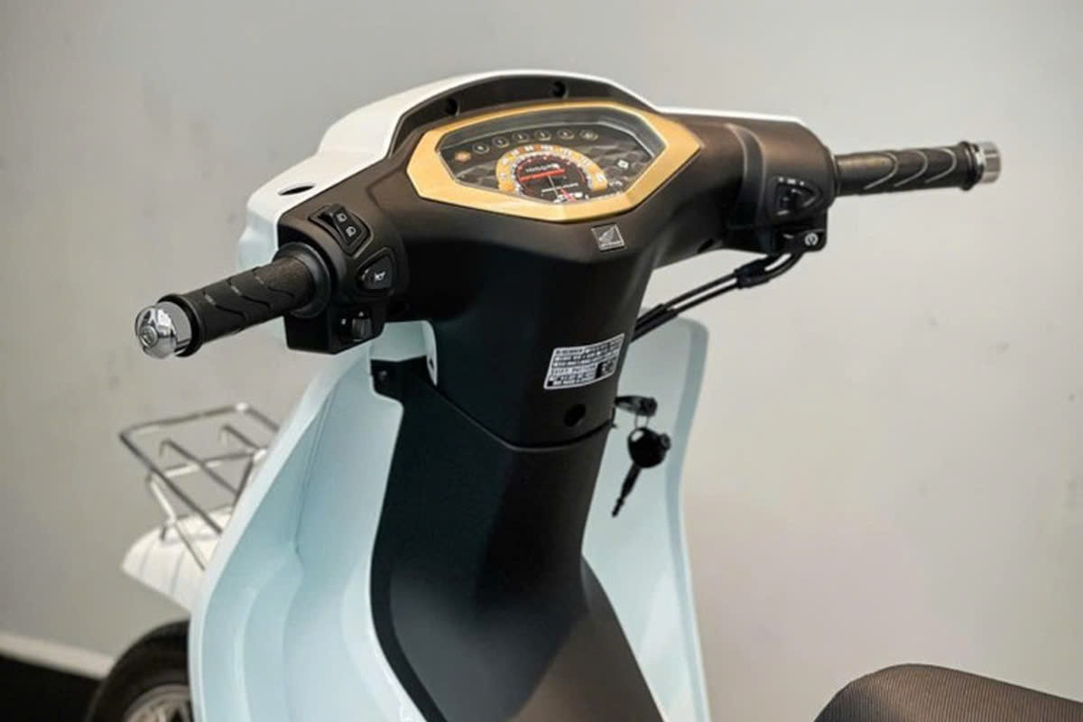 Sở hữu những gì mà đại lý bán Honda Dream 2025 giá 100 triệu đồng?