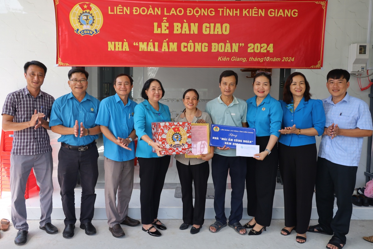 Ấm áp nghĩa tình từ những Ấm áp nghĩa tình từ những