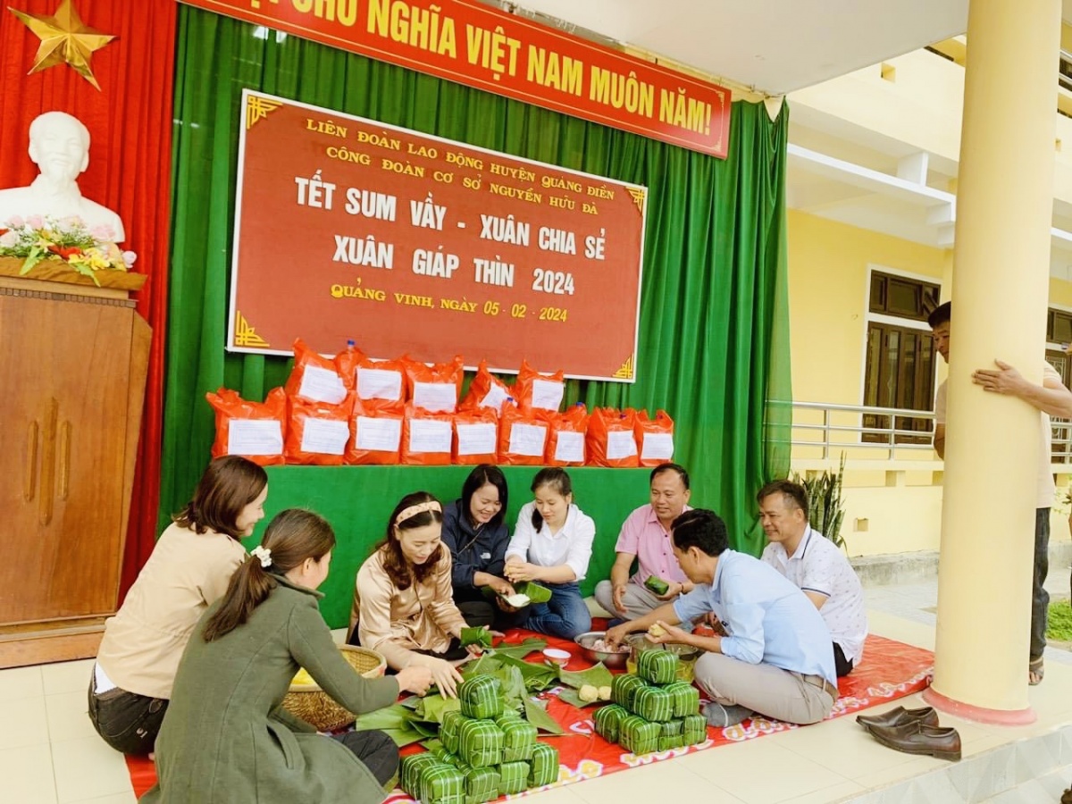 Thầy hiệu trưởng có trái tim ấm áp của Trường THCS Nguyễn Hữu Đà Thầy hiệu trưởng có trái tim ấm áp của Trường THCS Nguyễn Hữu Đà