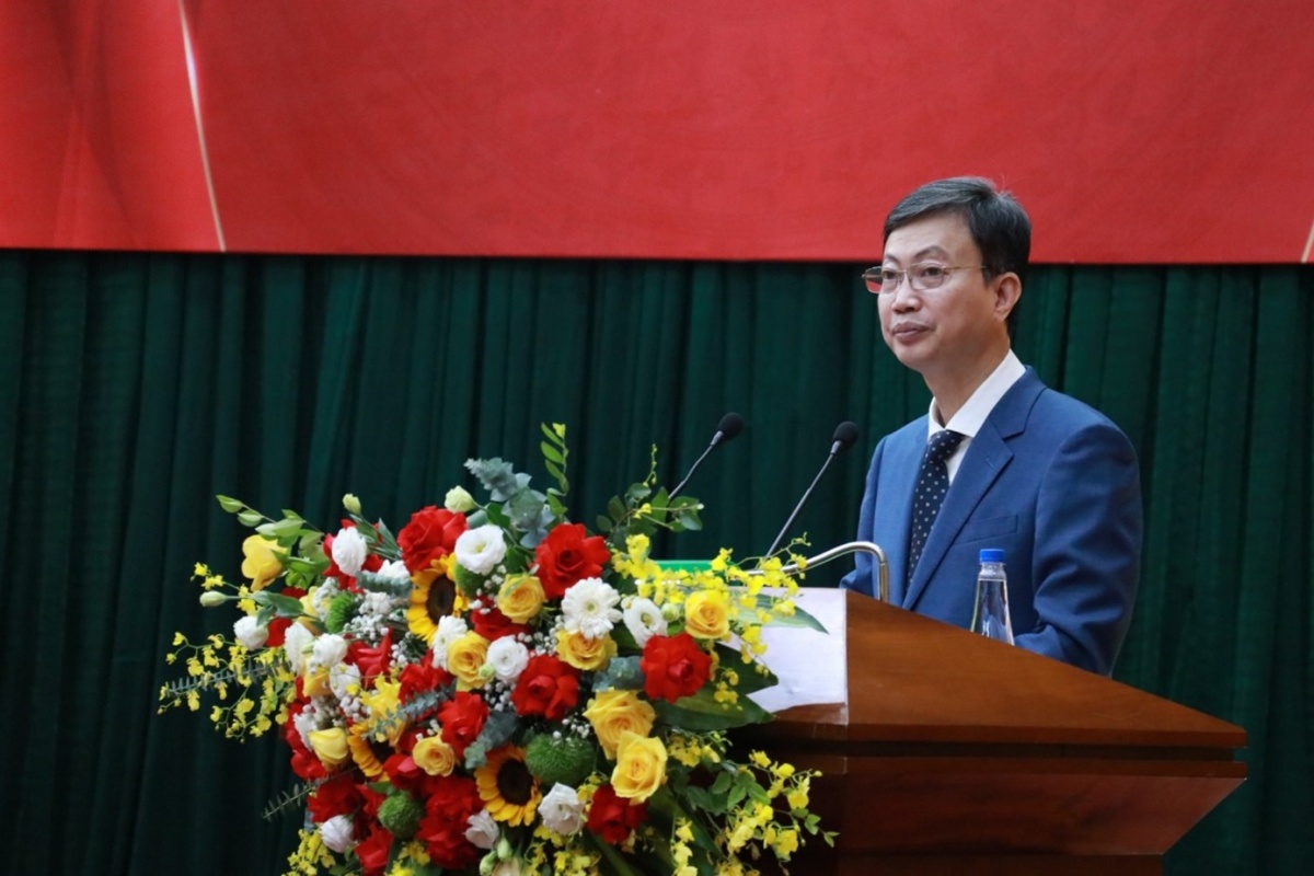 Khen thưởng gia đình tiêu biểu và con em ngành Y xuất sắc