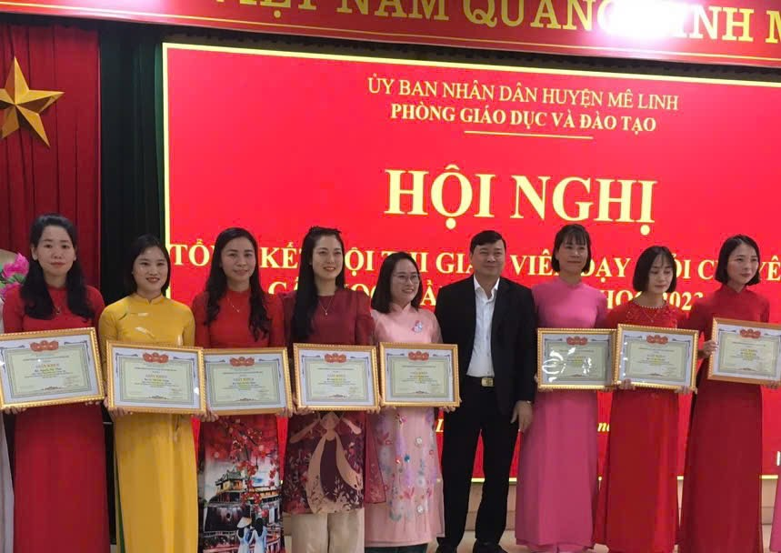 Phó Chủ tịch Công đoàn trường hăng say làm thừ thiện Phó Chủ tịch Công đoàn trường hăng say làm thừ thiện