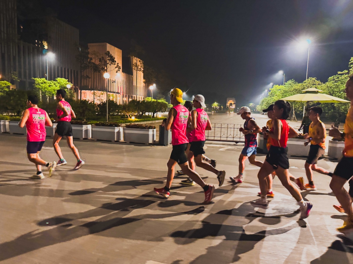 Pacer trải nghiệm cung đường VPBank International Marathon 2024 Pacer trải nghiệm cung đường VPBank International Marathon 2024