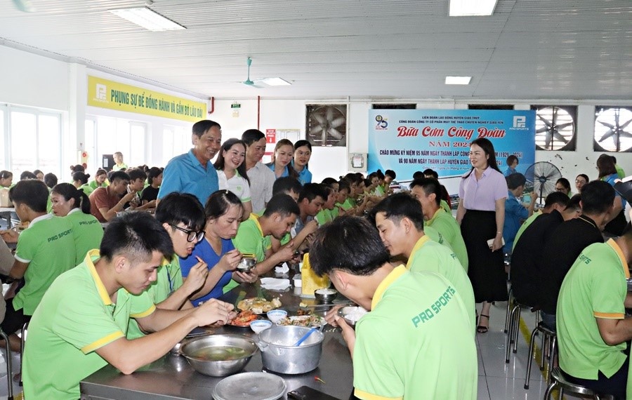 Liên đoàn Lao động huyện Giao Thủy - địa chỉ tin cậy của người lao động Liên đoàn Lao động huyện Giao Thủy - địa chỉ tin cậy của người lao động