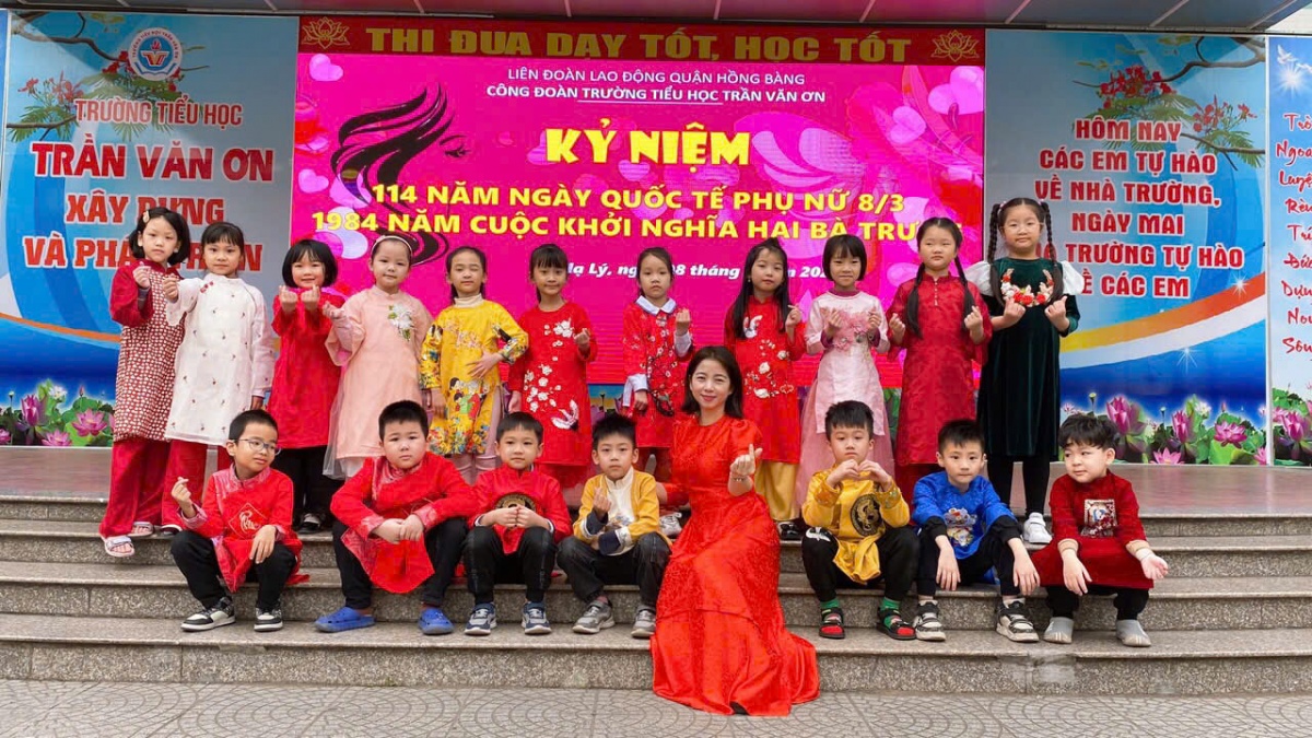 Cô Nguyễn Thị Phương Thảo - giáo viên chủ nhiệm luôn được học trò trân quý