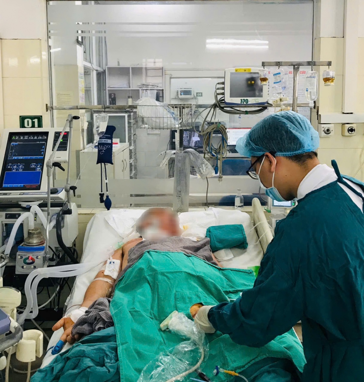 Đề xuất tăng phụ cấp trực: Tiếng lòng và kỳ vọng của nhân viên y tế Đề xuất tăng phụ cấp trực: Tiếng lòng và kỳ vọng của nhân viên y tế