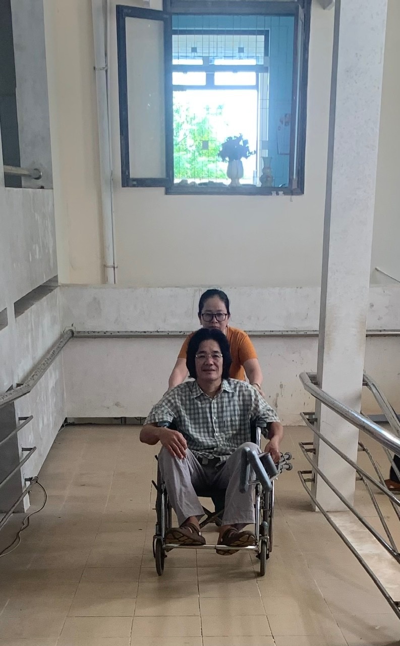 Vì sao ngành Y tế Huế chưa gặp mặt bác sĩ Lê Khắc Thu để “nắm tâm tư nguyện vọng”? Vì sao ngành Y tế Huế chưa gặp mặt bác sĩ Lê Khắc Thu để “nắm tâm tư nguyện vọng”?