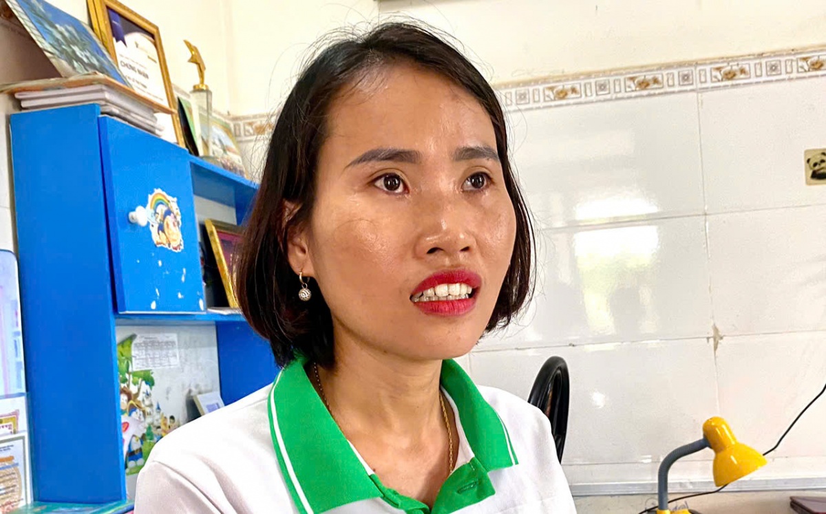 Chị Thịnh kể về những tháng ngày cơ cực đã qua. Ảnh: Hoài Nam