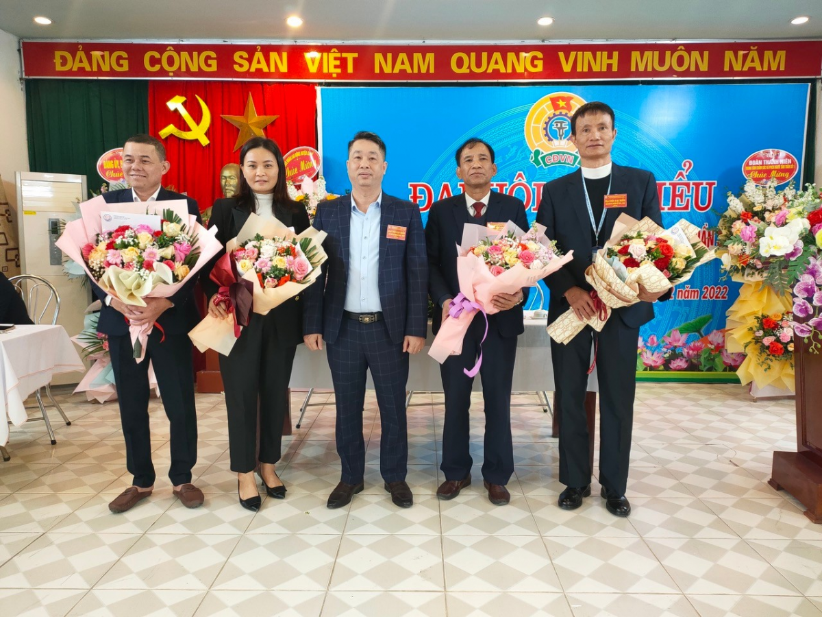 Anh Nguyễn Xuân Thành- Chủ tịch Công đoàn tích cực học tập và làm theo lời Bác Anh Nguyễn Xuân Thành- Chủ tịch Công đoàn tích cực học tập và làm theo lời Bác