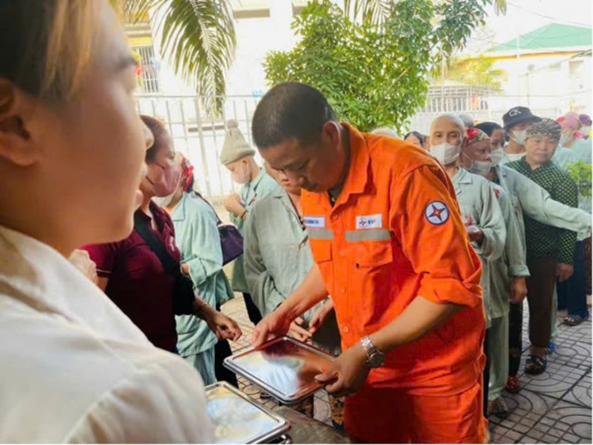 Công đoàn Điện Lực Nam Đàn với nhiều hoạt động nhân đạo trong cộng đồng Công đoàn Điện Lực Nam Đàn với nhiều hoạt động nhân đạo trong cộng đồng