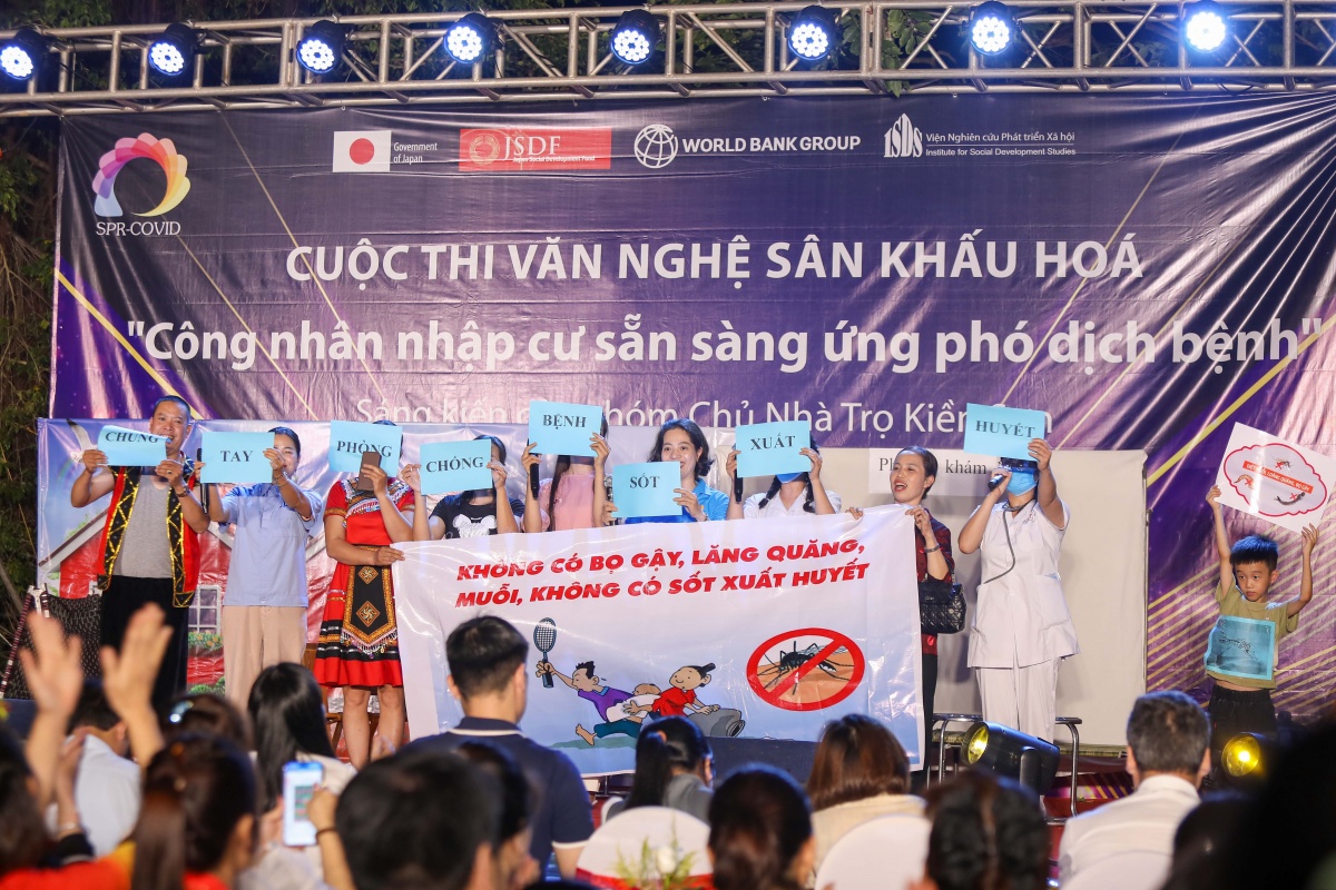 Chủ trọ tổ chức thi văn nghệ sân khấu hóa cho công nhân nhập cư Chủ trọ tổ chức thi văn nghệ sân khấu hóa cho công nhân nhập cư