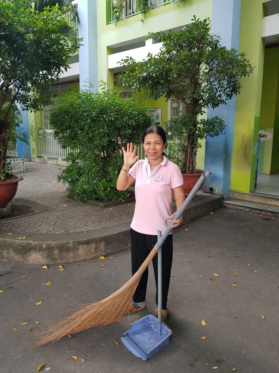 Chị lao công của trường tìm thấy niềm vui khi đứng vào hàng ngũ Công đoàn Chị lao công của trường tìm thấy niềm vui khi đứng vào hàng ngũ Công đoàn