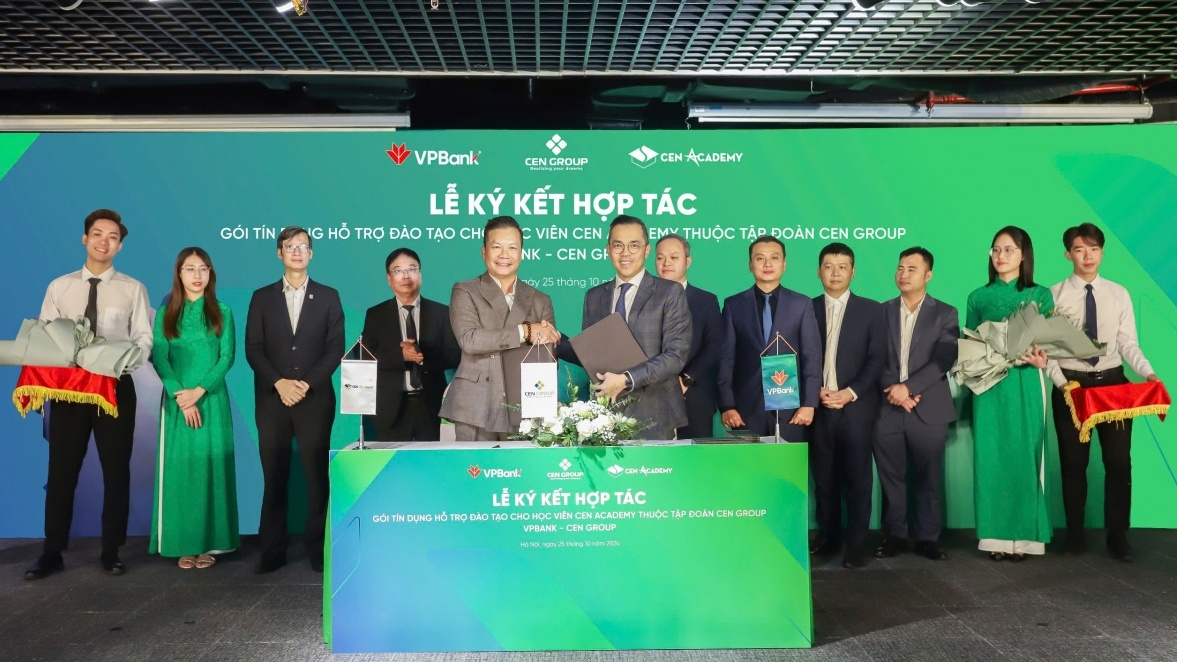 VPBank và Cen Academy ký kết hợp tác hỗ trợ tín dụng đào tạo cho các học viên