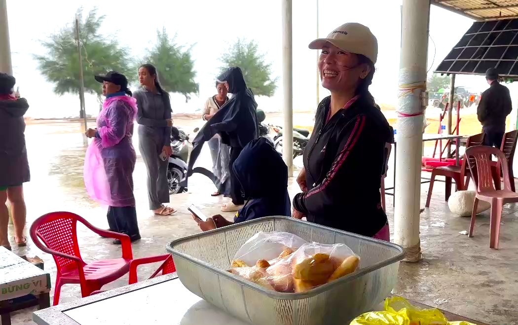 Thừa Thiên Huế: Doanh nghiệp chủ động hoãn tăng ca để công nhân an toàn tránh bão số 6