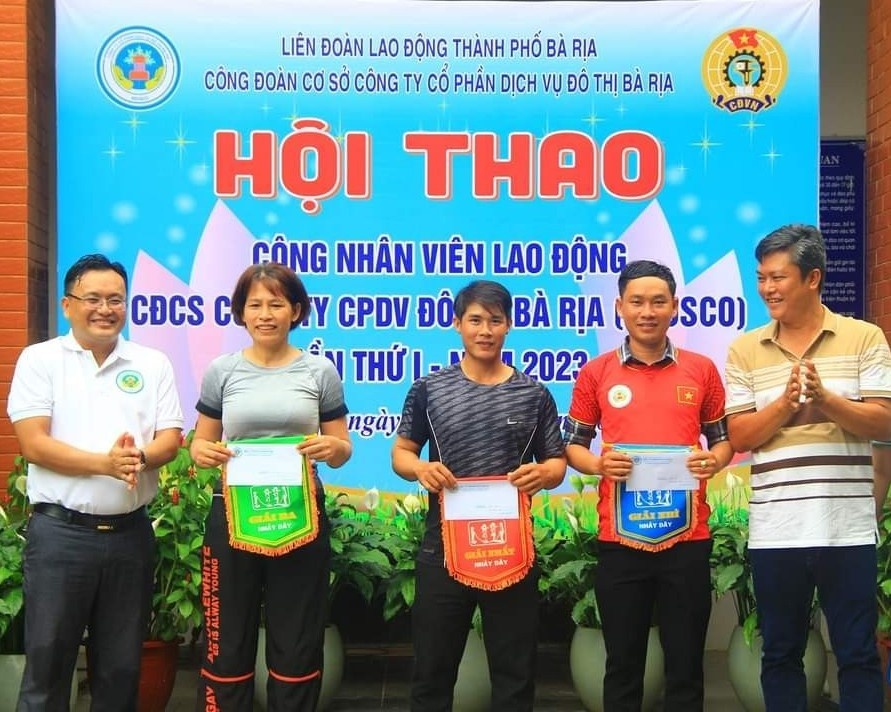 Người lao công quyết tâm bám nghề để nuôi con ăn học tử tế
