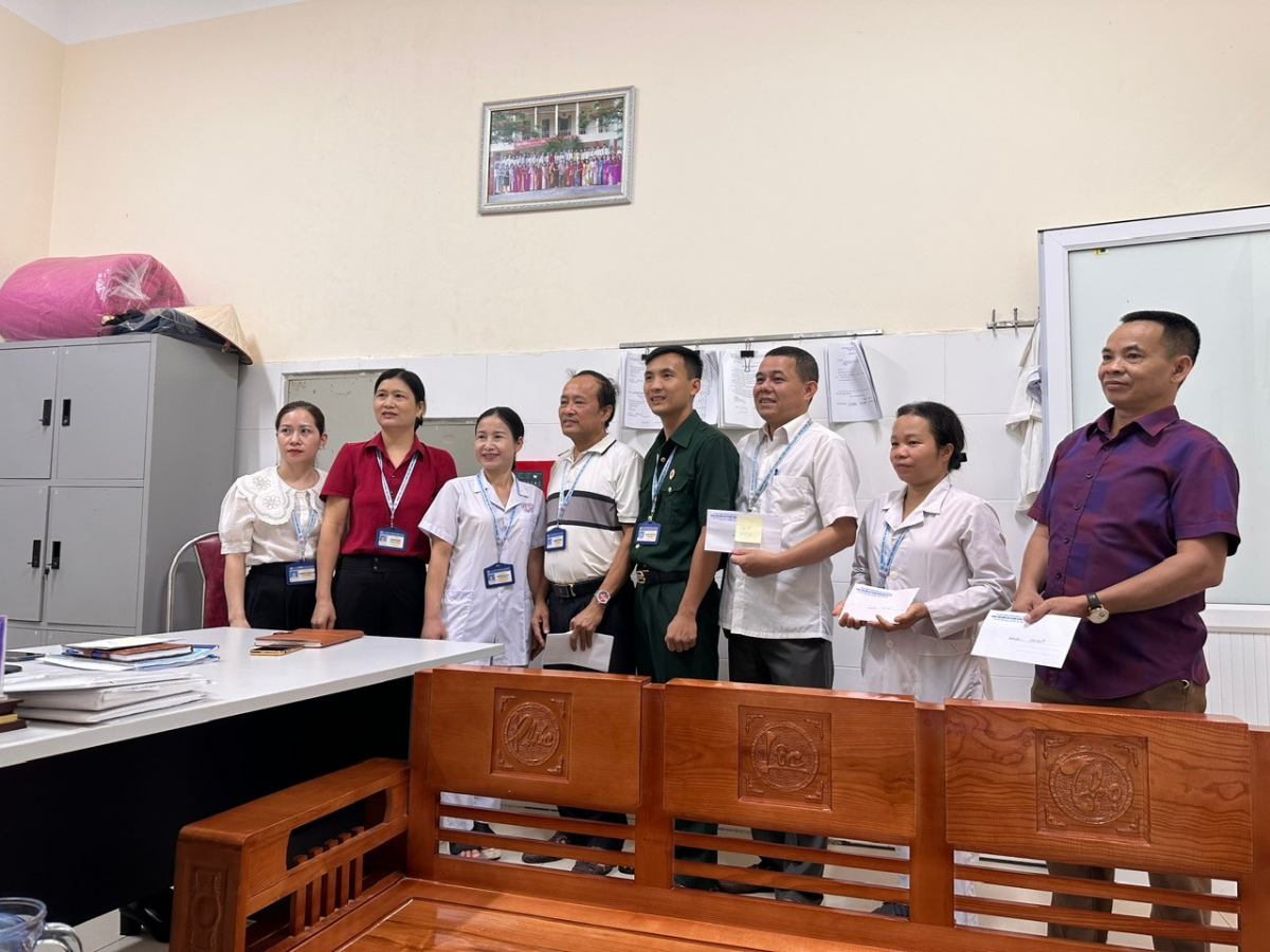 Người cán bộ Công đoàn lấy tình thương để chăm sóc người bệnh Người cán bộ Công đoàn lấy tình thương để chăm sóc người bệnh