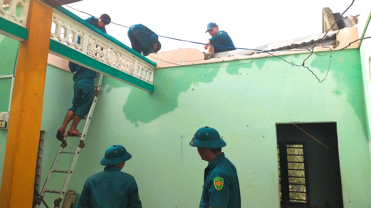 Tình quân dân, nghĩa đồng bào trong thiên tai bão lũ