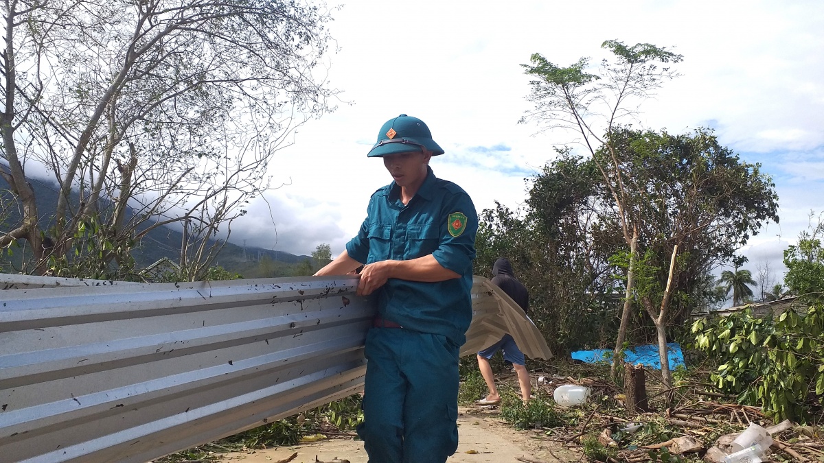 Tình quân dân, nghĩa đồng bào trong thiên tai bão lũ