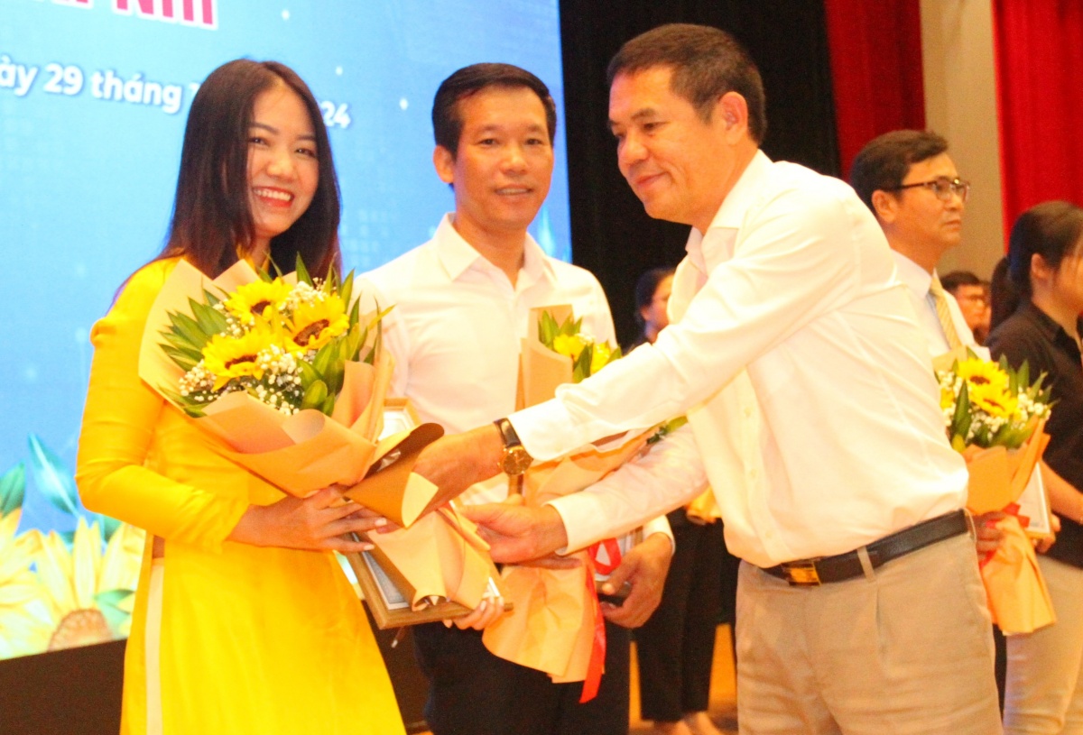 Mang lại cảm xúc tươi mới và góc nhìn tốt đẹp hơn đối với đời sống Mang lại cảm xúc tươi mới và góc nhìn tốt đẹp hơn đối với đời sống