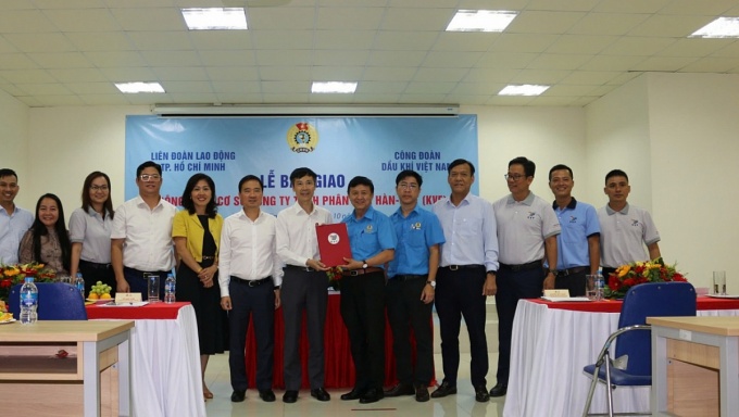 Tiếp nhận bàn giao công đoàn cơ sở về Công đoàn Dầu khí Việt Nam