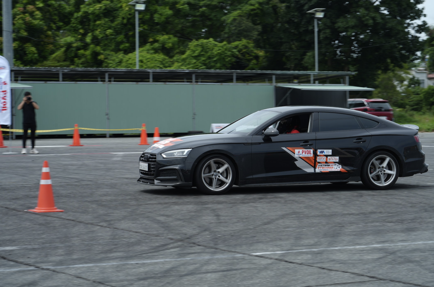 Auto Gymkhana: Vũ điệu tốc độ và kỹ năng trên đường đua Auto Gymkhana: Vũ điệu tốc độ và kỹ năng trên đường đua