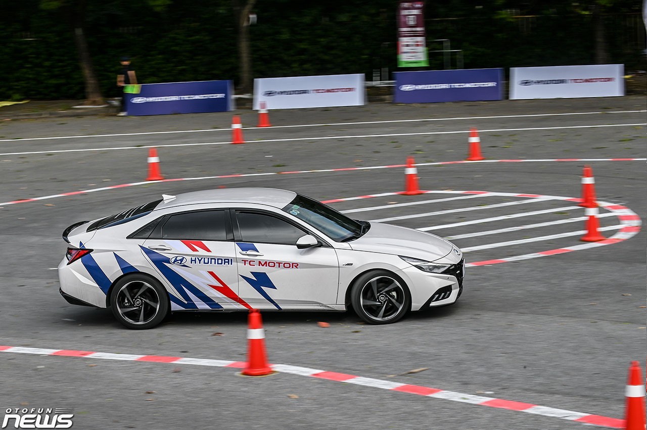 Gymkhana: Vũ điệu tốc độ và kỹ năng trên đường đua Gymkhana: Vũ điệu tốc độ và kỹ năng trên đường đua