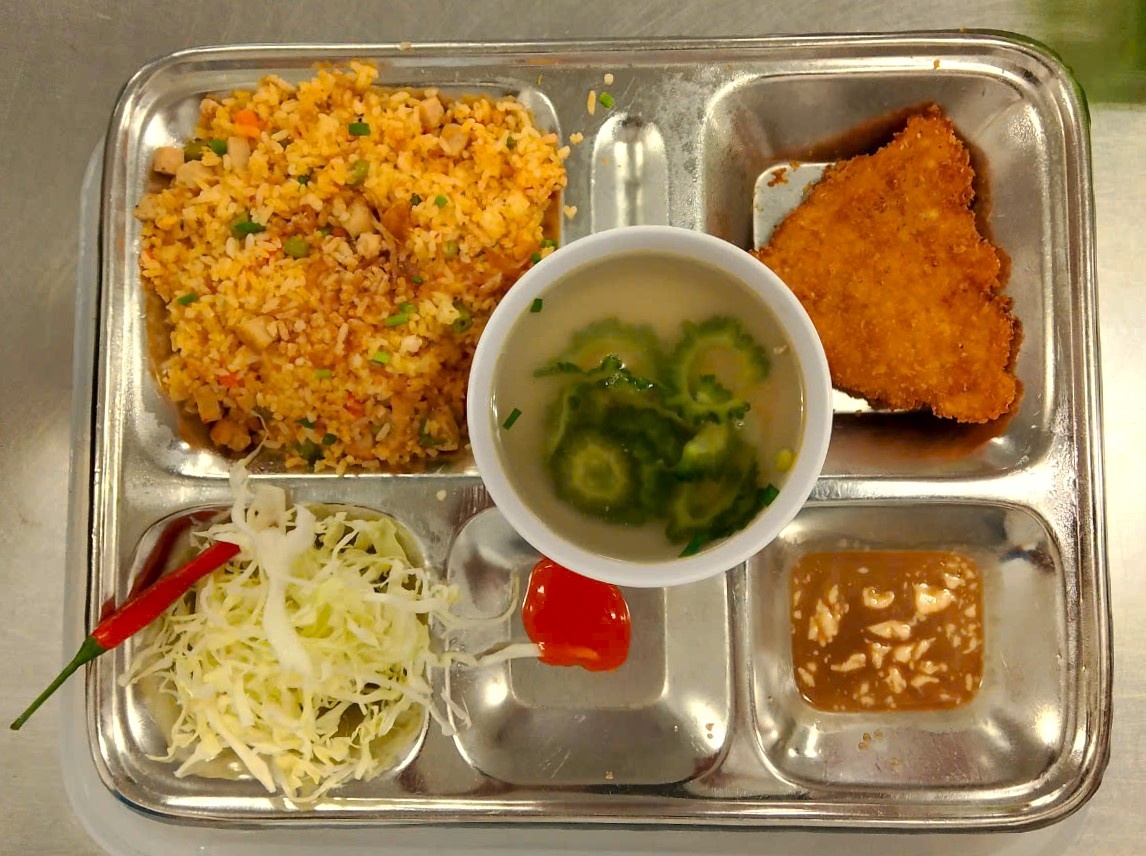 Những bữa ăn chất lượng của công nhân xứ Huế