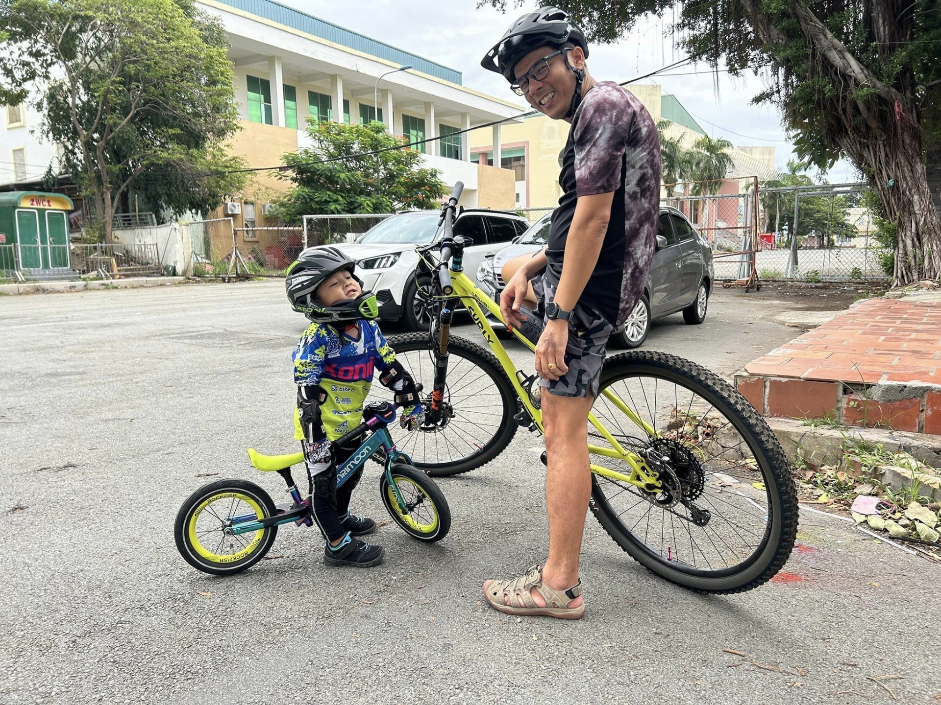 Mê offroad, cặp cha con vượt hơn 1.600 km từ Biên Hòa ra Đồng Mô xem PVOIL VOC 2024 Mê offroad, cặp cha con vượt hơn 1.600 km từ Biên Hòa ra Đồng Mô xem PVOIL VOC 2024