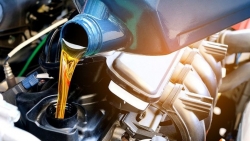 Thay dầu hộp số sàn, cần lưu ý điều gì?