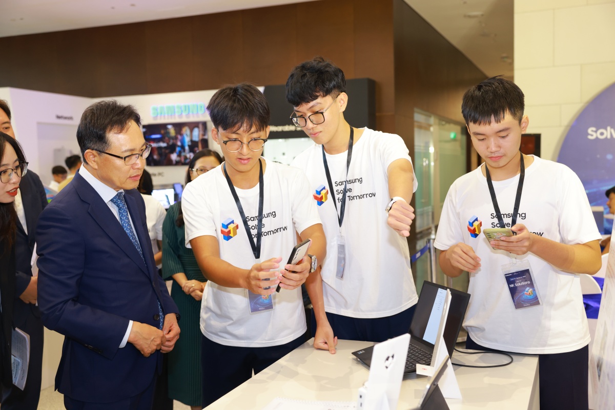 Samsung Việt Nam tổng kết và công bố kết quả Cuộc thi Solve For Tomorrow 2024 Samsung Việt Nam tổng kết và công bố kết quả Cuộc thi Solve For Tomorrow 2024