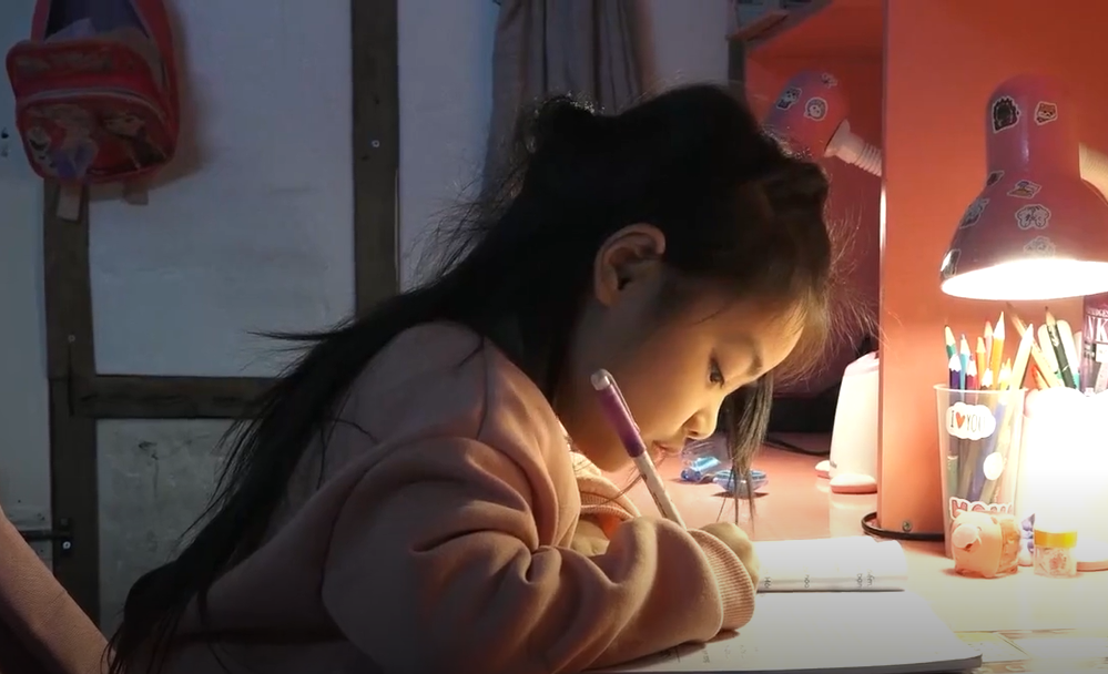 Sống xa cha mẹ, con công nhân dễ sống khép kín, thiếu tự tin Sống xa cha mẹ, con công nhân dễ sống khép kín, thiếu tự tin