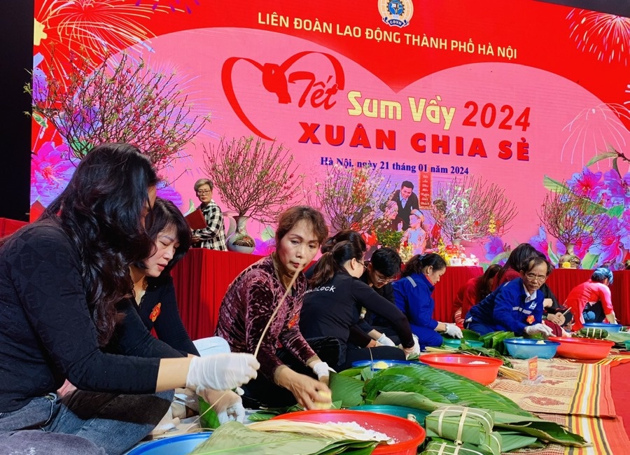 Hỗ trợ 5000 vé xe cho người lao động Hà Nội về quê đón Tết Hỗ trợ 5000 vé xe cho người lao động Hà Nội về quê đón Tết