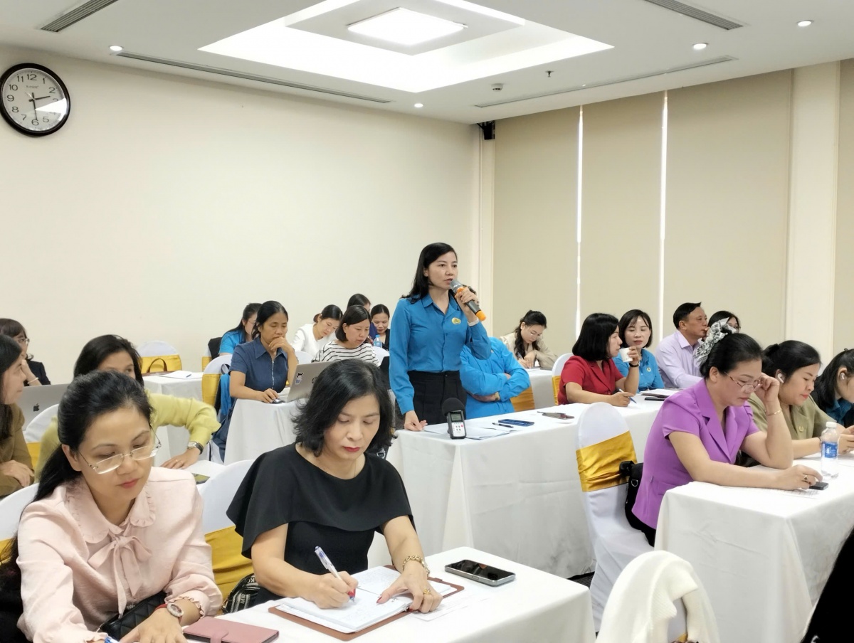 Công nhân khó tìm nơi chăm sóc trẻ phù hợp Công nhân khó tìm nơi chăm sóc trẻ phù hợp