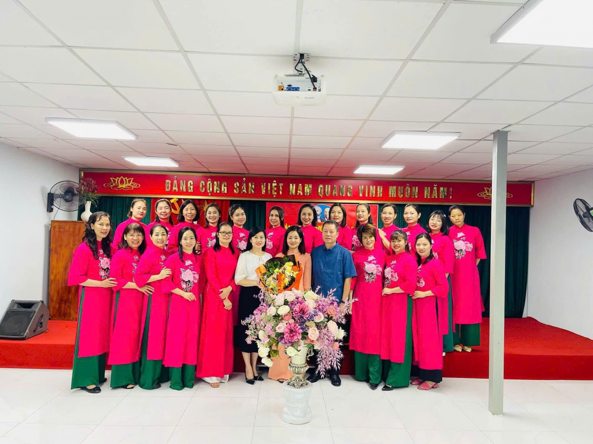 Cô Đoàn Thị Lý- một tấm lòng nhân ái của Trường Mầm non Tuổi Hoa Cô Đoàn Thị Lý- một tấm lòng nhân ái của Trường Mầm non Tuổi Hoa