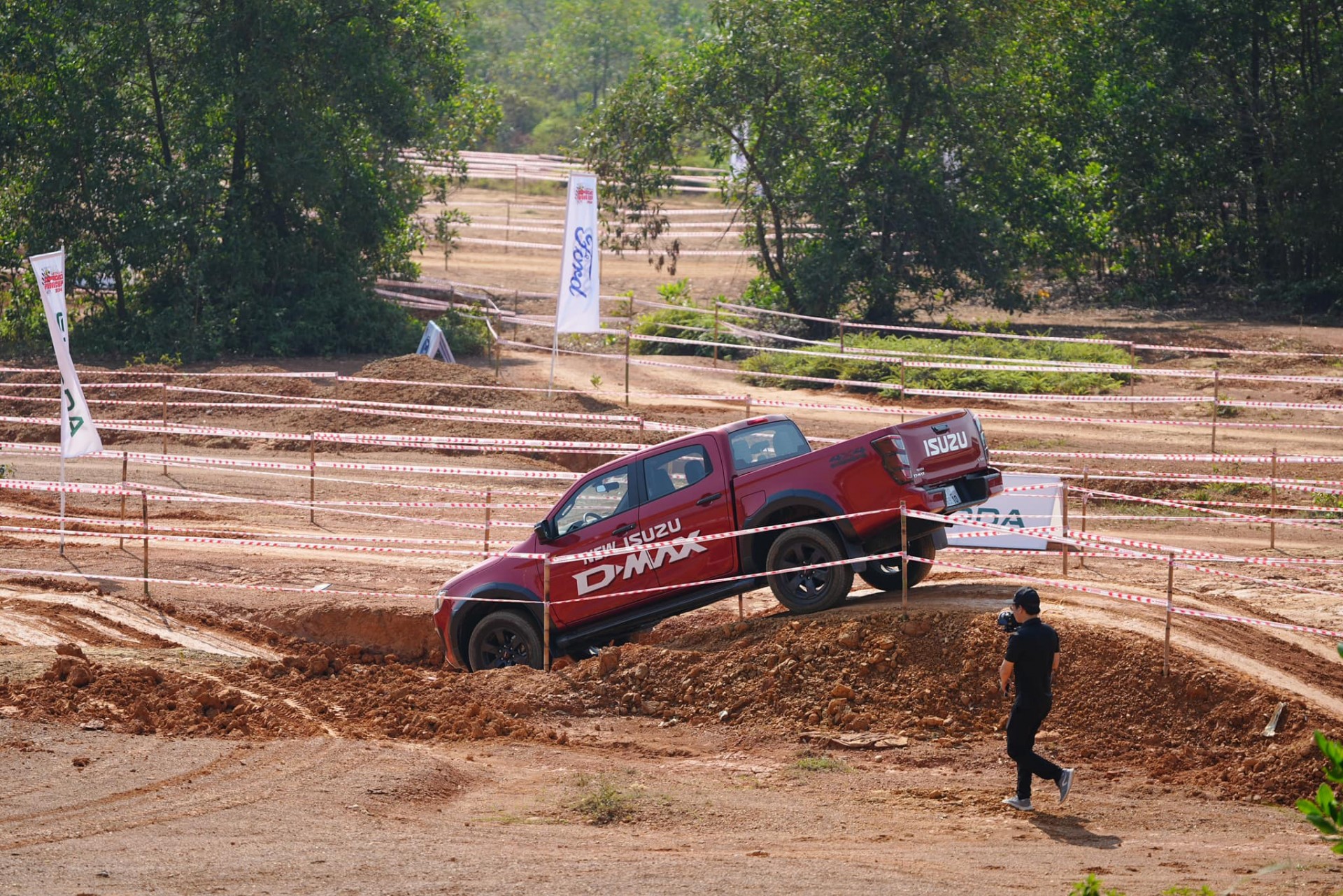 Khai mở tiềm năng cùng cung offroad của Isuzu tại PVOIL VOC 2024 Khai mở tiềm năng cùng cung offroad của Isuzu tại PVOIL VOC 2024