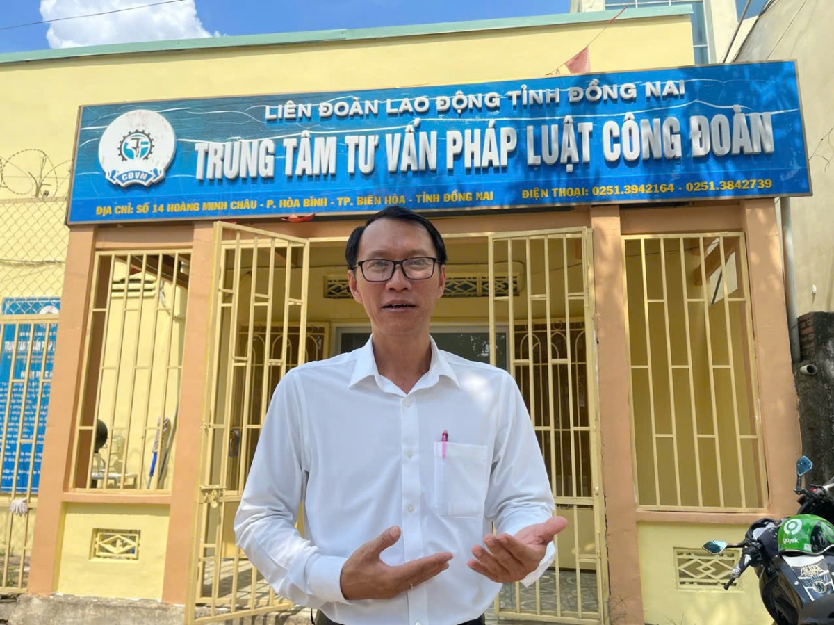 Bị nợ lương thử việc, nam công nhân phải vay lãi ngày chăm con ốm