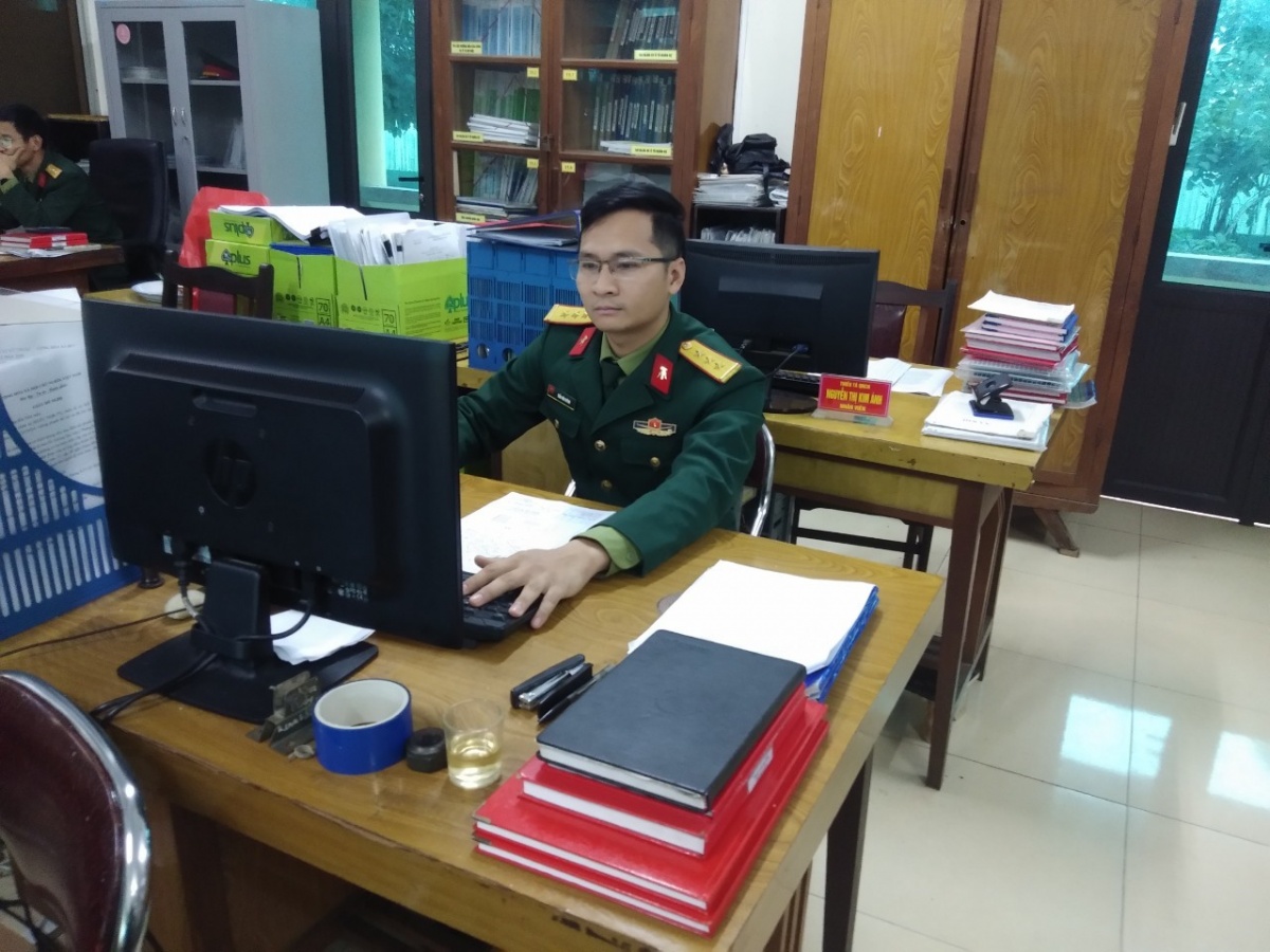 Sỹ quan trẻ có nhiều sáng kiến góp phần cải thiện kỹ thuật nhà máy Sỹ quan trẻ có nhiều sáng kiến góp phần cải thiện kỹ thuật nhà máy