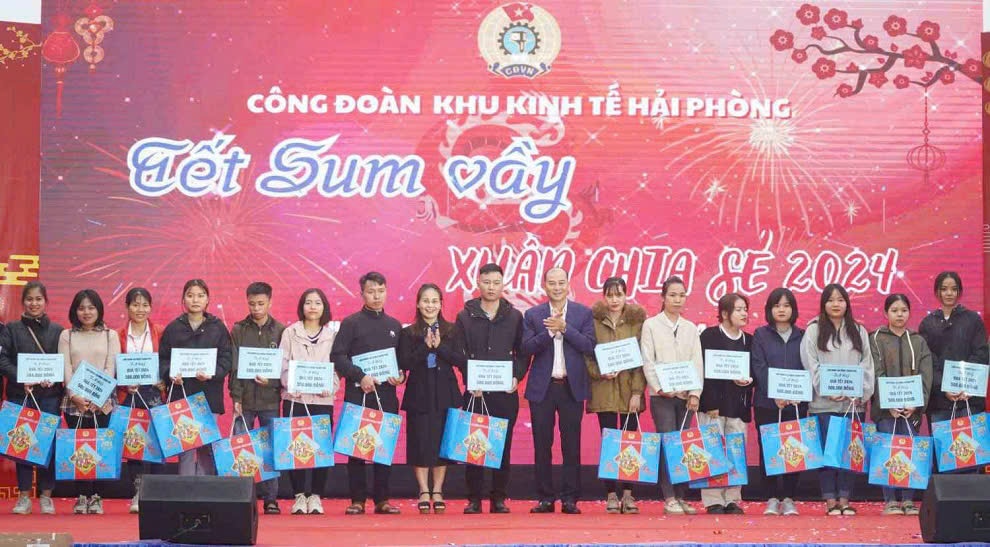 Rục rịch công bố thưởng Tết, người lao động kỳ vọng mức tương xứng Rục rịch công bố thưởng Tết, người lao động kỳ vọng mức tương xứng