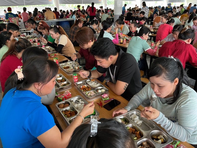 Long An: Hơn 5 tỷ đồng tổ chức bữa cơm công đoàn chăm lo cho đoàn viên, NLĐ Long An: Hơn 5 tỷ đồng tổ chức bữa cơm công đoàn chăm lo cho đoàn viên, NLĐ