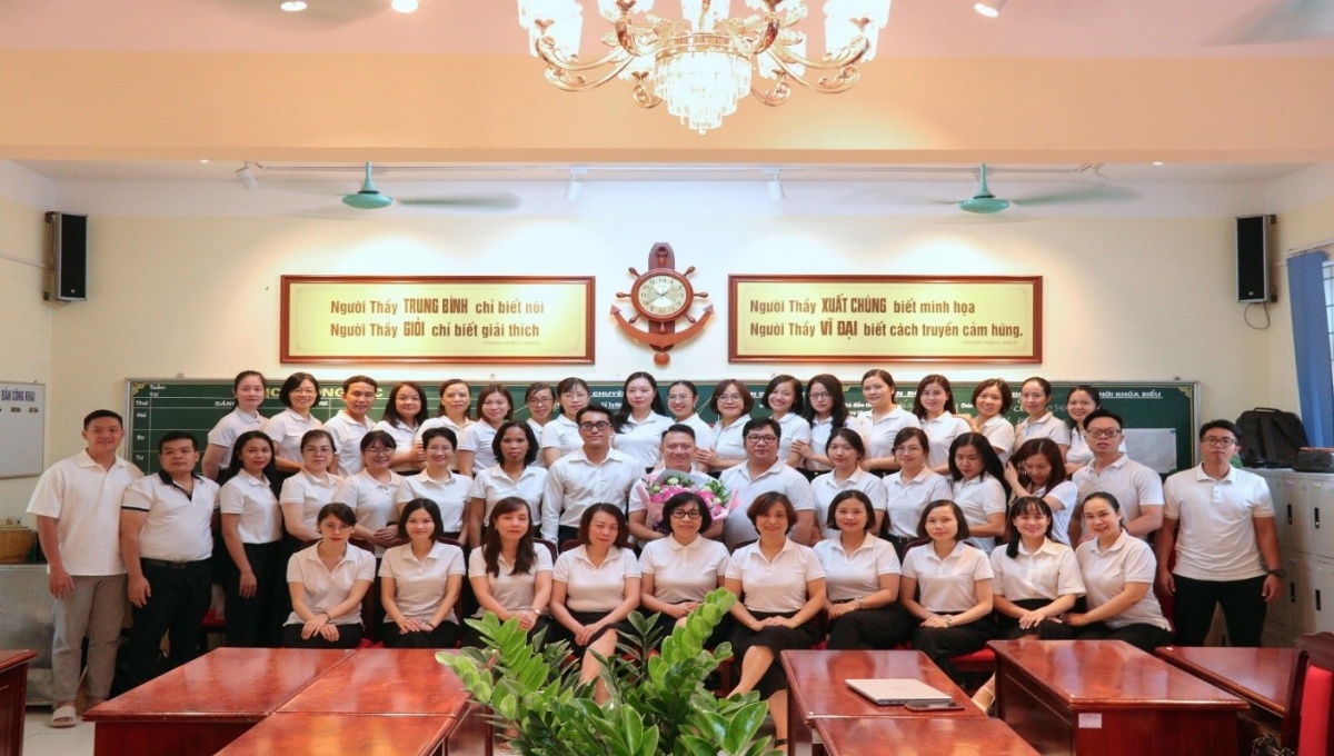 Công đoàn Trường THCS Hoàng Hoa Thám: Hết mình vì một tập thể gắn kết, yêu thương Công đoàn Trường THCS Hoàng Hoa Thám: Hết mình vì một tập thể gắn kết, yêu thương