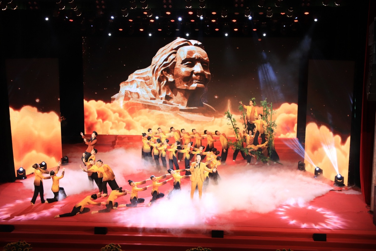 Nhiều trăn trở trước tình trạng nhà văn hóa “tối đèn”