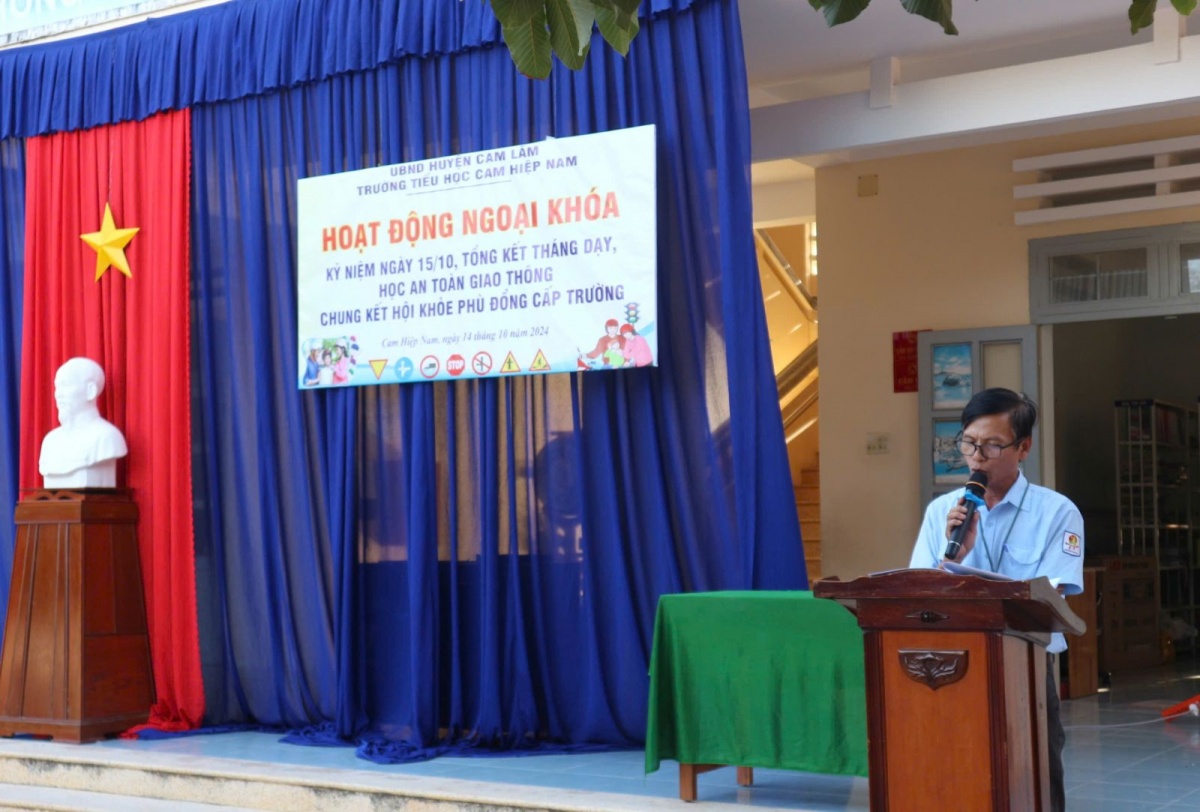 Tổng phụ trách Đội chăm lo cho học trò như con mình