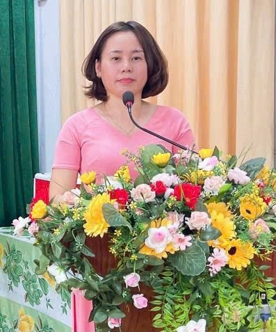 Cô giáo Trần Thị Bích Hồng - dấu ấn yêu thương của Trường THCS Phan Chu Trinh Cô giáo Trần Thị Bích Hồng - dấu ấn yêu thương của Trường THCS Phan Chu Trinh