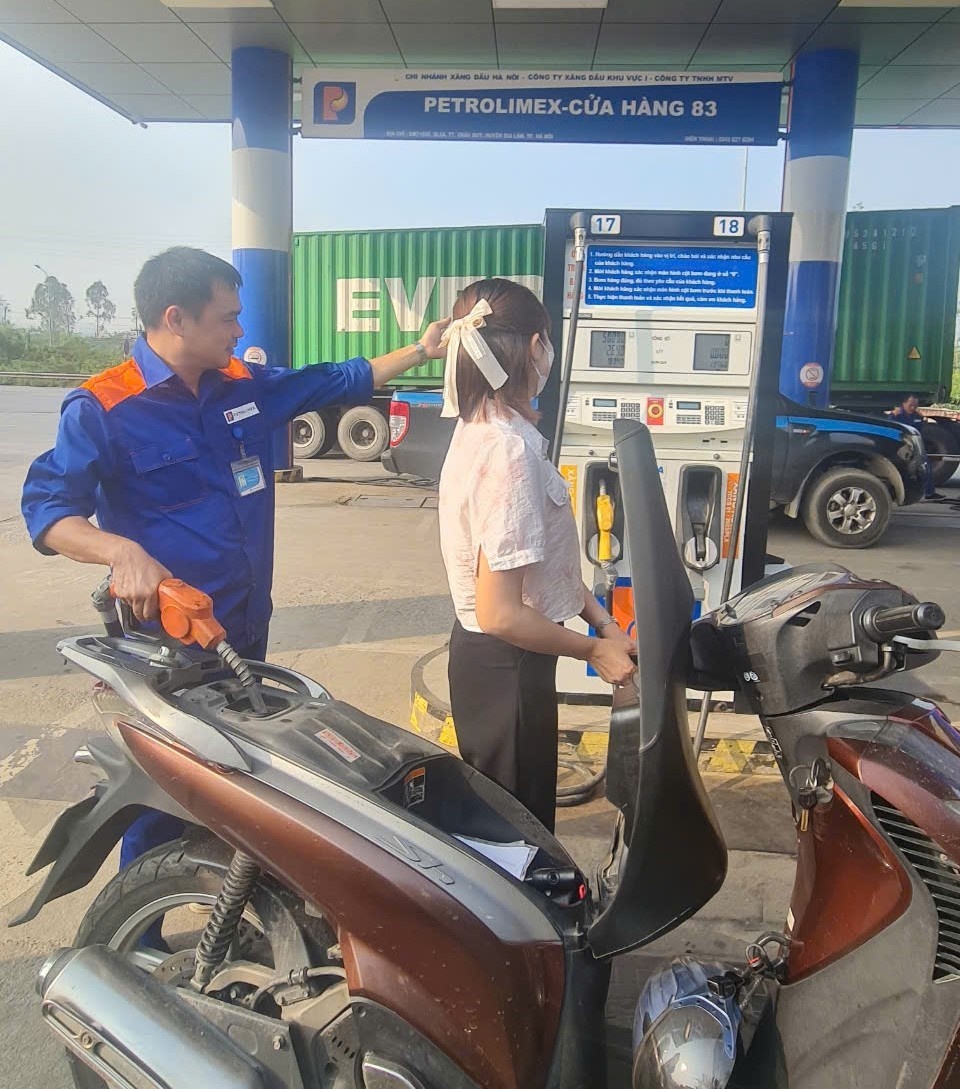 Nghĩa tình keo sơn ở Công đoàn Chi nhánh Xăng dầu Hà Nội