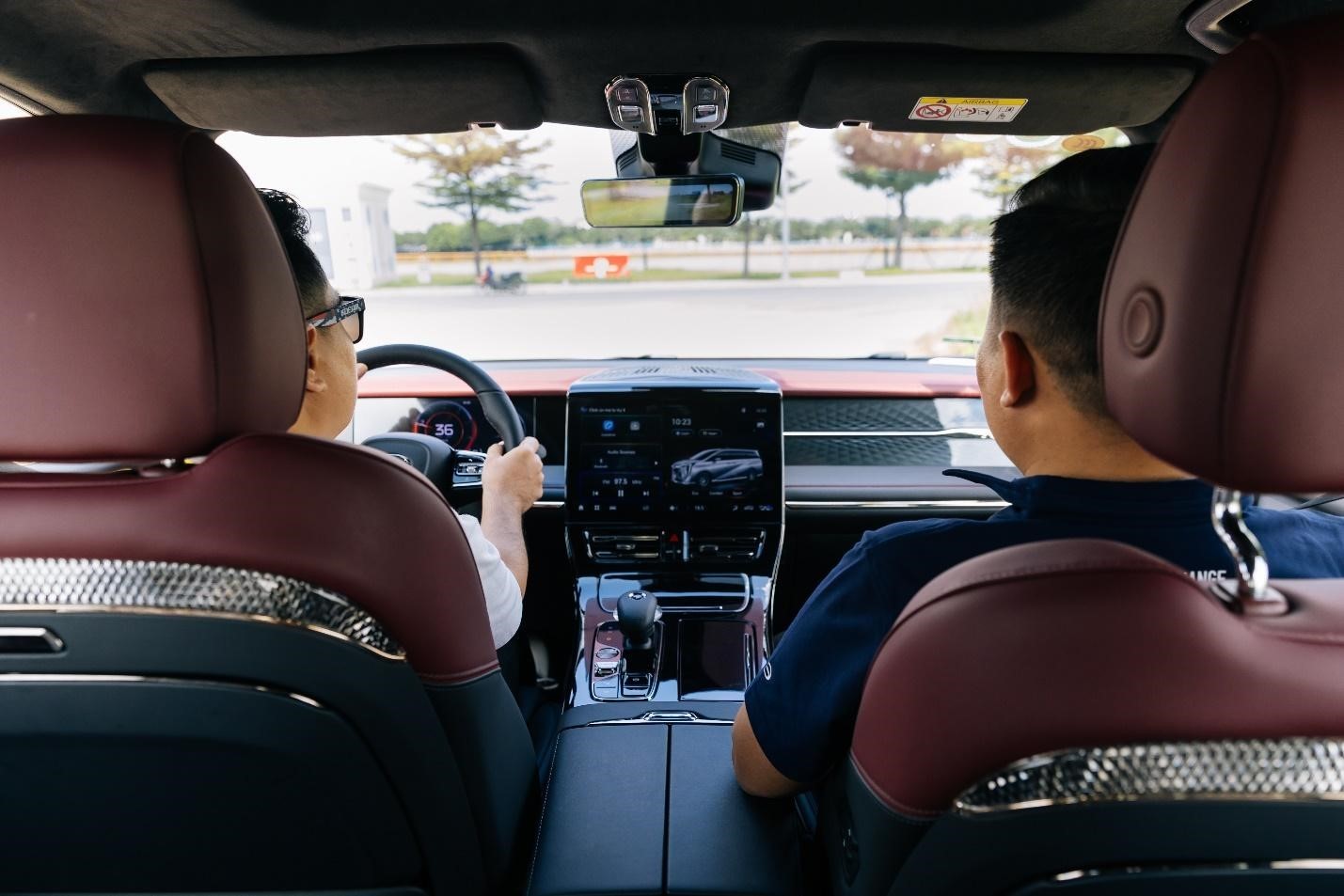 GAC All-New M8: Cân bằng, tinh tế, lựa chọn tối ưu cho di chuyển hằng ngày GAC All-New M8: Cân bằng, tinh tế, lựa chọn tối ưu cho di chuyển hằng ngày