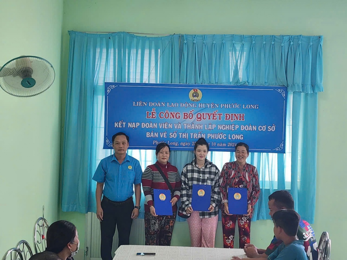 Người bán vé số dạo ở Bạc Liêu tham gia tổ chức Công đoàn